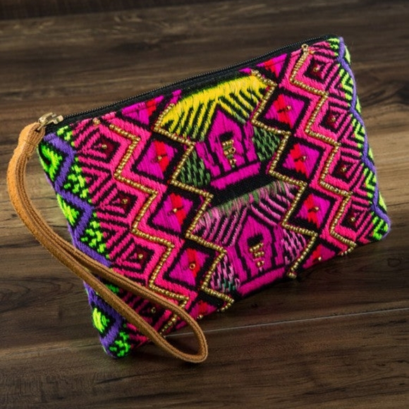 Handmade Vivid Ethnic Pattern Clutch - Picture 2 of 7